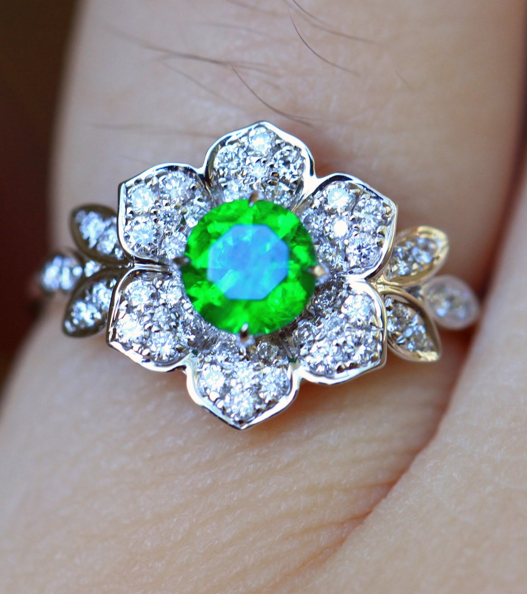Russian Demantoid Garnet Diamond Ring 0 525ct Center Stone Neon Green