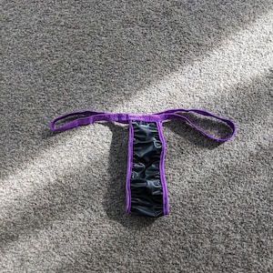 Black latex unisex slimline Tanga (28-46)