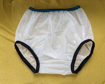 Wasserabweisende superweiche milchig weisse Plastik Hose (26- 48)