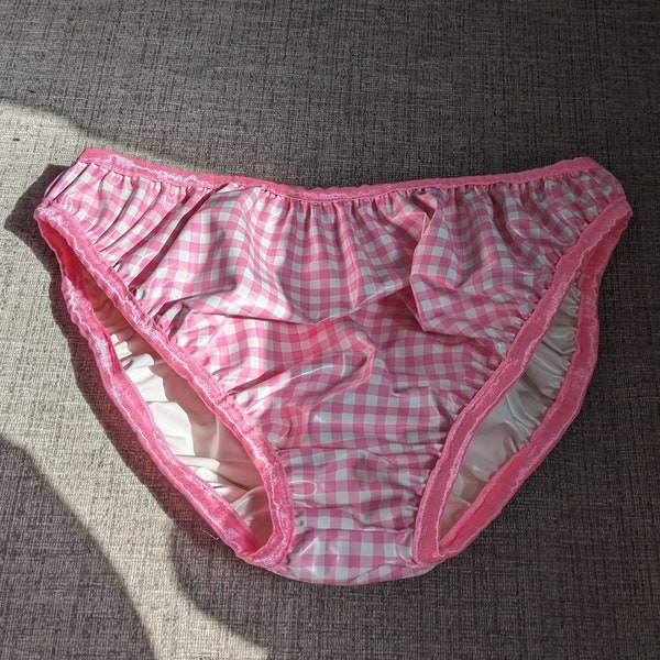 Waterproof baby pink gingham plastic briefs pinks (25-41)