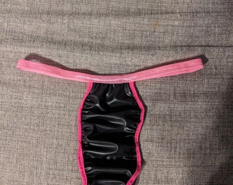 Tanga slim de látex negro rosa (25-36)