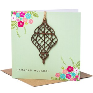 Lanterna de madeira luxuosa cortada a laser Ramadan Mubarak cartão em hortelã - PR 01