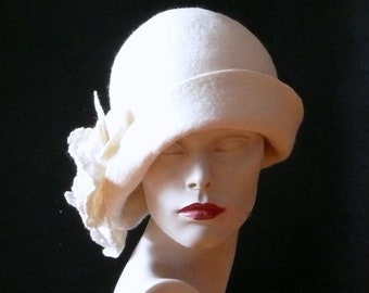 White felt hat, Felted Hat,Cloche Hat,white hat, 1920 Hat,Art Hat, Cloche hat, Unique Hat,Gatsby hat,Mother of the bride, womens hat