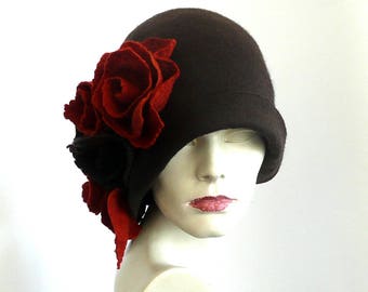 Black felt hat felt C lochye hat felted hat Hat 1920 Hat Art  Black Hat Cloche Victorian 1920&#39;s Women&#39;s hat roses Downton Abbey hats