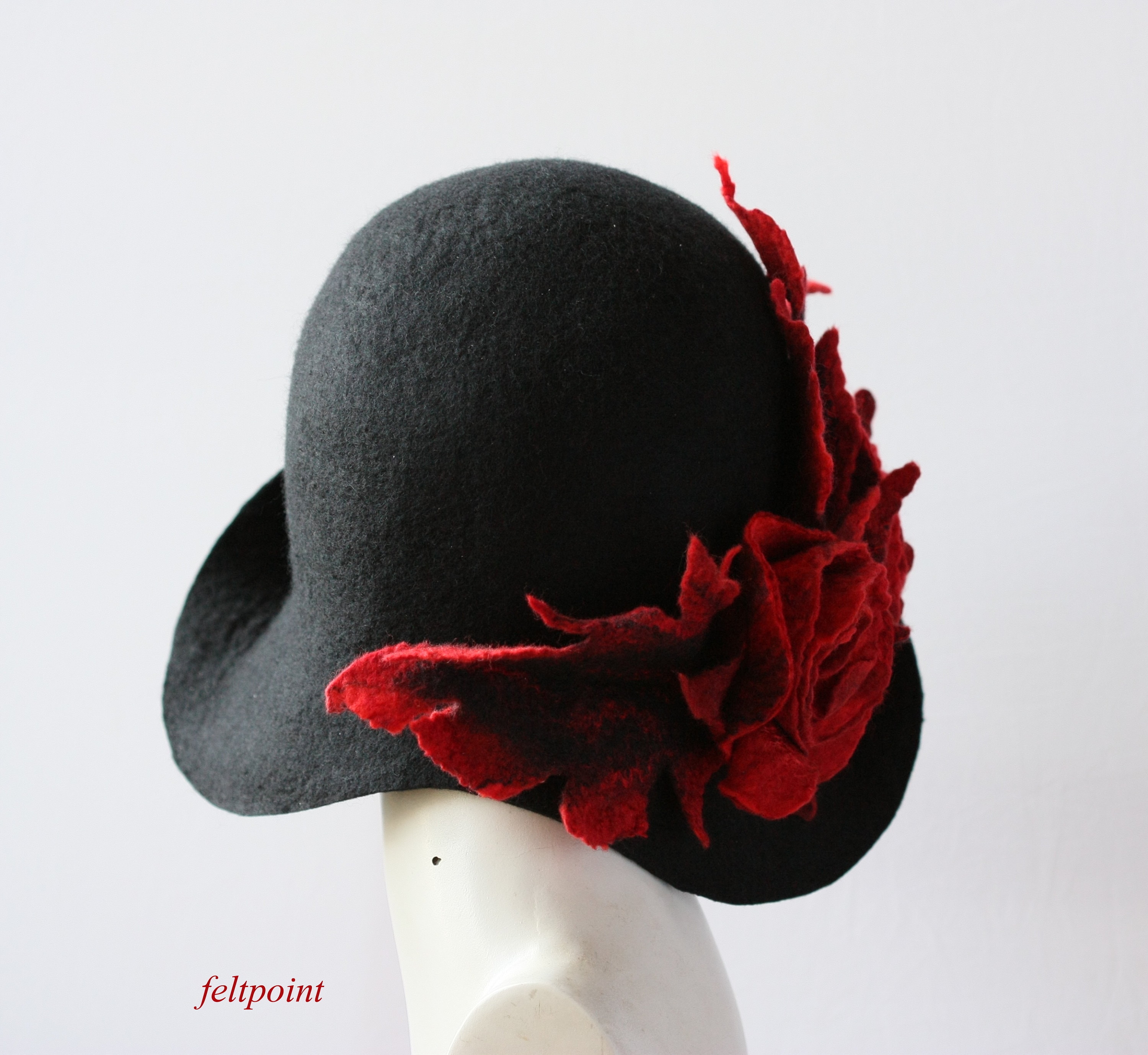 CELINE｜PEDORAS (CLOCHE HAT IN FELT (2AUV3749Q 010W)) Misella Fur Felt Cloche Hat by Borsalino