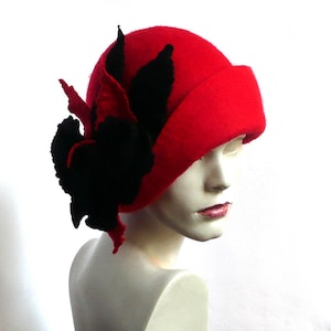 Red felt hat felt Cloche hat felted hat 1920 Hat Art Red Hat Cloche Victorian 1920&#39;s Women&#39;s hat roses Downton Abbey hats