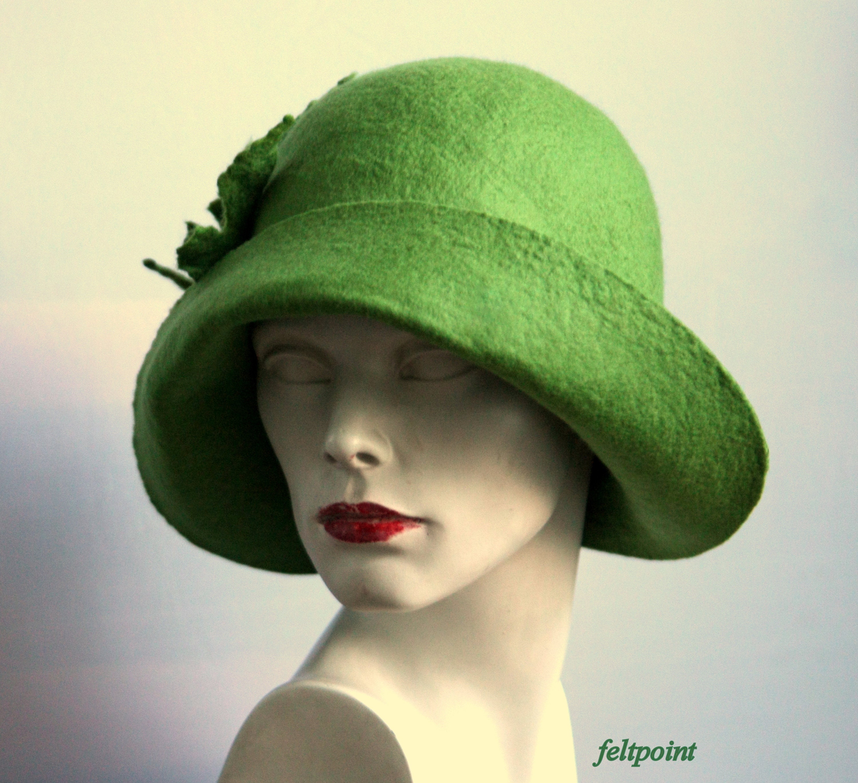 CELINE｜PEDORAS (CLOCHE HAT IN FELT (2AUV3749Q 010W)) Cloche Felt Hat Felted Hat Purple Hat Felt Hats Cloche Hat