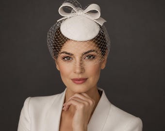 Ivory Bridal Fascinator Hat – Elegant Bow Birdcage Veil Wedding Headpiece Ascot Derby