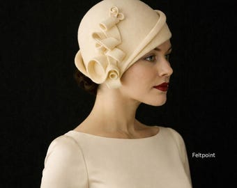 Cream Felt Cloche Hat – Vintage 1920s Art Deco Sculptural Bow Wedding Headpiece