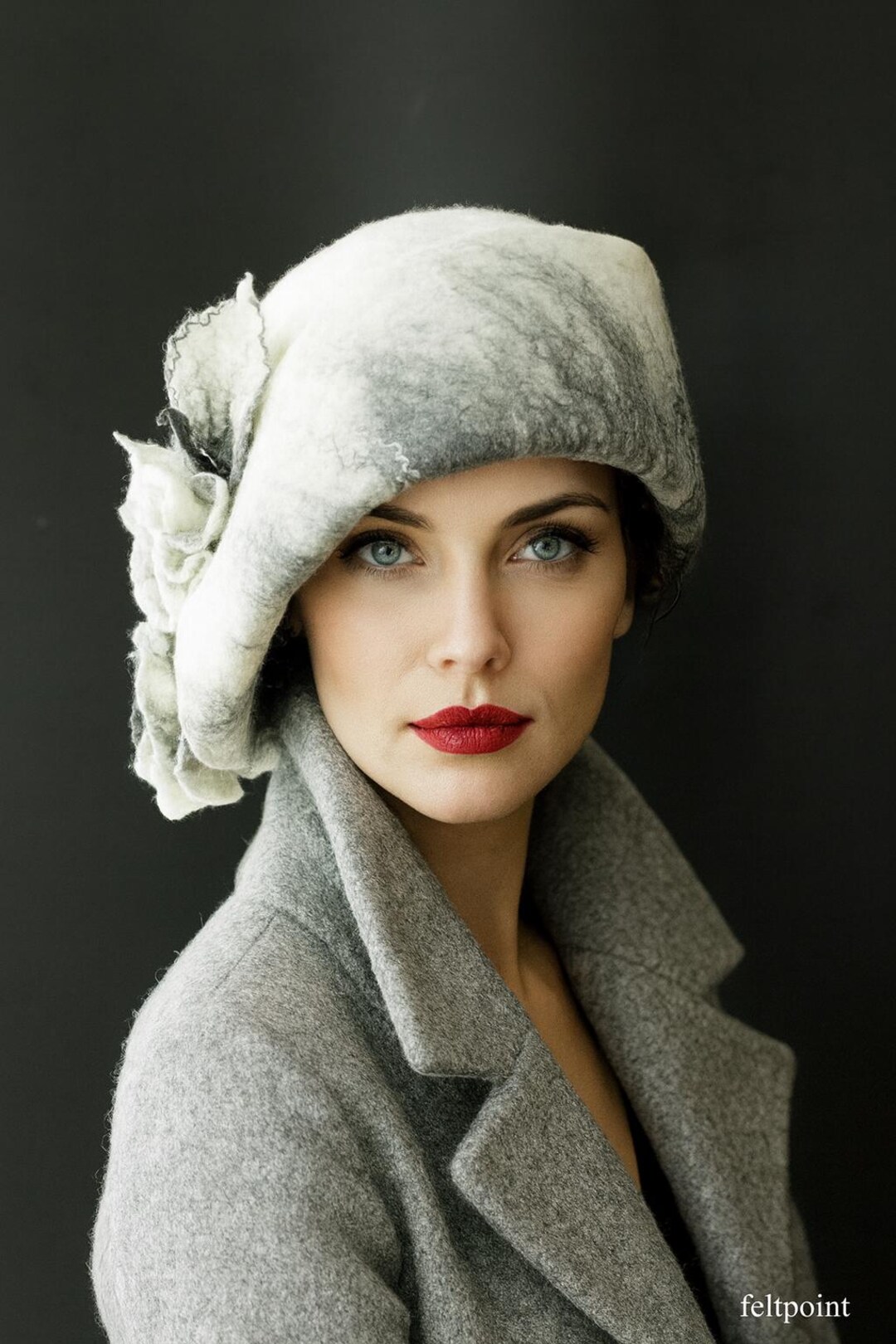 Handmade Gray Wool Cloche Hat – 1920s Vintage Style Felt  display picture 1
