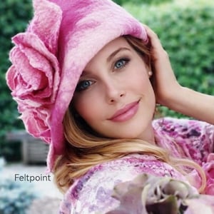 Chapéu Cloche de Feltro Rosa, Chapéu para Convidada de Casamento, Chapéu Floral Elegante, Chapéu Feminino de Primavera, Chapéu para Dia de Corrida, Chapéu Derby, Estilo Vintage dos Anos 1920, Feltro Pontilhado