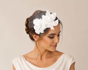 White Birdcage Veil Fascinator, Bridal Fascinator Headband, Wedding Headpiece, White Fascinator Hat, Bridal Hair Accessory, Race Day Hat