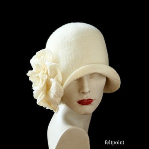 White felt hat, Wdding hat, Cloche Hat,white hat, 1920 Hat,Art Hat, Cloche hat, Unique Hat,Gatsby hat,Mother of the bride, 1920s fashion