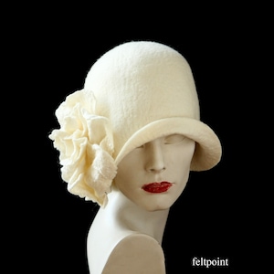 White felt hat, Wdding hat, Cloche Hat,white hat, 1920 Hat,Art Hat, Cloche hat, Unique Hat,Gatsby hat,Mother of the bride, 1920s fashion