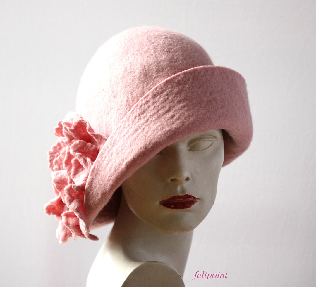 さらに100円引き◆MISCHIEF◆FLOWER CORSAGE CLOCHET HAT Felt Cloche Hat with Multi Flowers Appliqué - Qinti - The