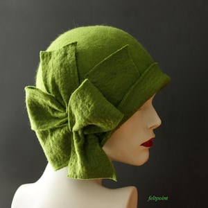 Sombrero cloche de lana merino hecho a mano, estilo años 20, de fieltro.