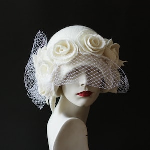 Wedding Veiling hat. White cloche hat with veil zdjęcie 6