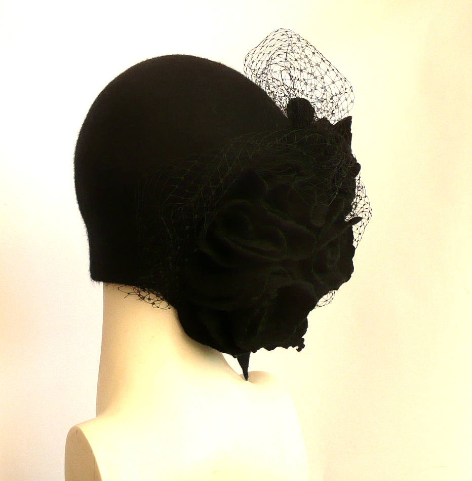 Black Velvet Cloche Hat w/ Veil- Union Made- Size 6- 1960s-70s- Flapper Revival This item is unavailable - Etsy main image 3