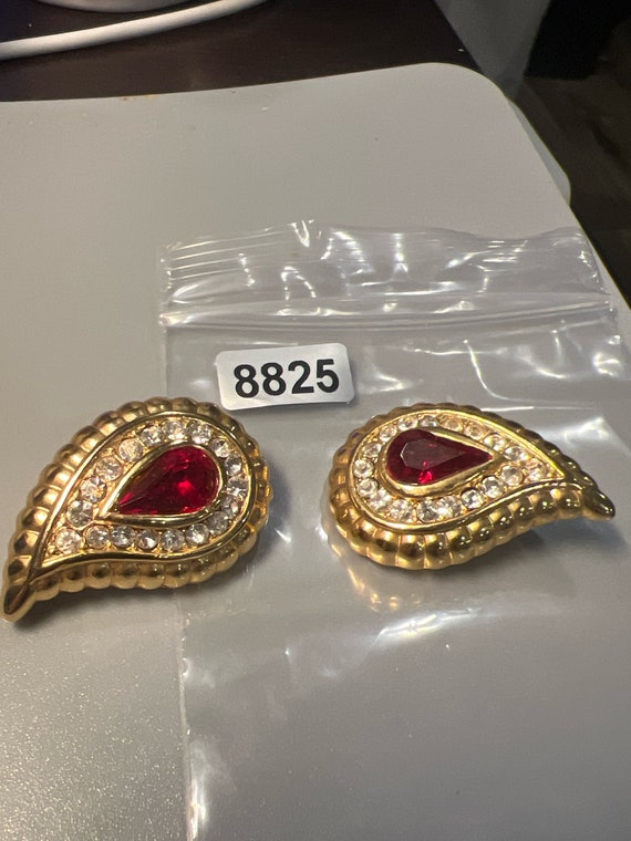 Vintage  Goldtone with Clear Rhinestones and Ruby… - image 3