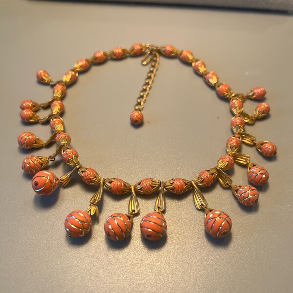 Vintage  Goldtone with Salmon Colored Beads and Dangling Balls Necklace (8926gr)