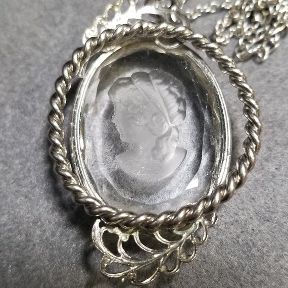 Vintage Clear Cameo and Silvertone Necklace (1909) - image 2