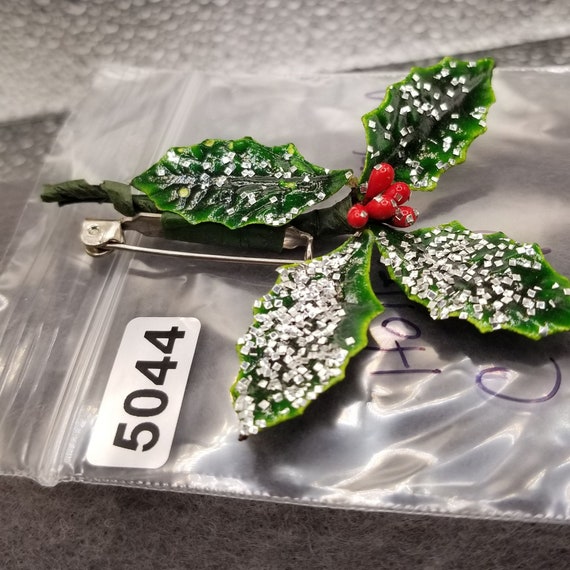 Sparkly Holly Christmas Pin Clip (5044) - image 4
