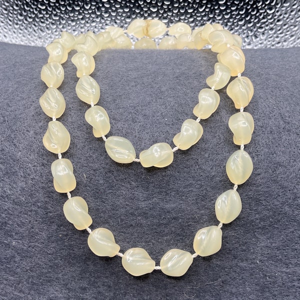 Clear Twisted Beaded Necklace (7409)