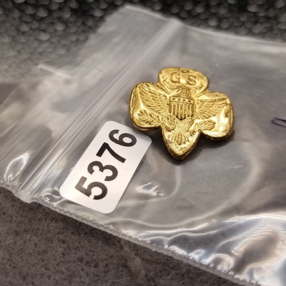 Gold Tone Girl Scout Traditional Membership Pin (5376) Gem