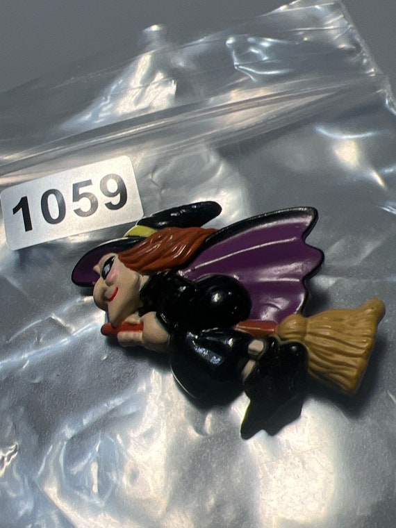 Vintage Plastic Witch on Her Broom Pin Brooch  (A… - image 3