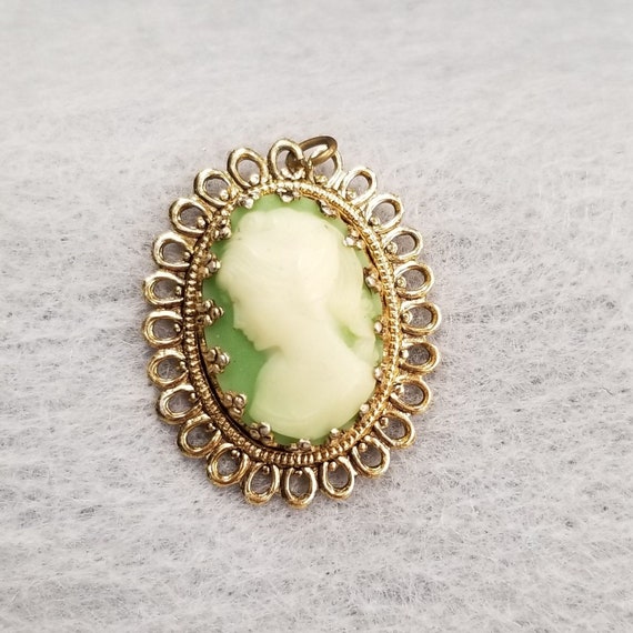 Vintage Green Cameo Style Pendant (4167) - image 1