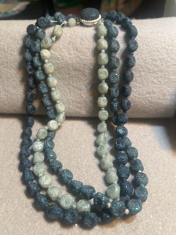 Vintage 3 strand Shades of Blue Beaded Necklace (A