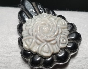 Vintage Black and Grey Floral Plastic Carved Scarf Pin (3512)