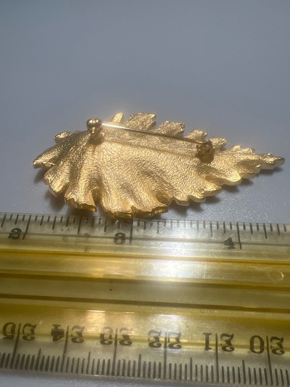 Vintage  Goldtone Realistic Leaf Pin  Brooch (A18… - image 2