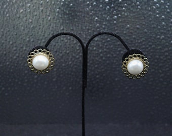 Pearl Earrings with Gold Tone (4355)