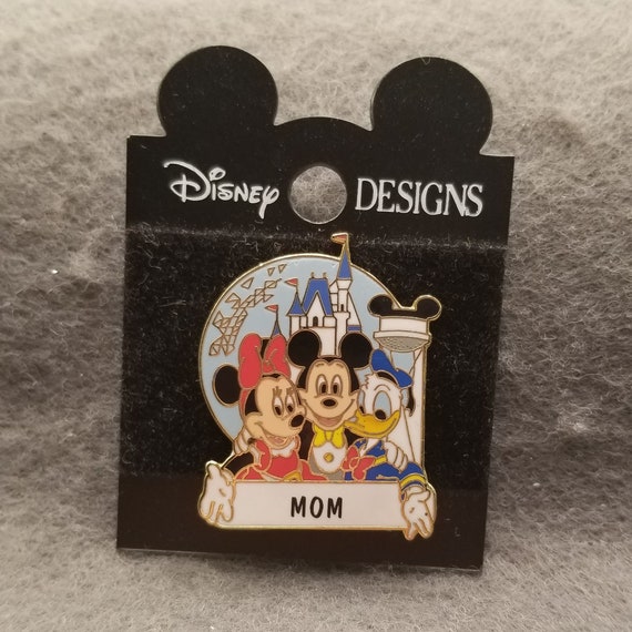 Disney Collector "Mom" Pin (3386)