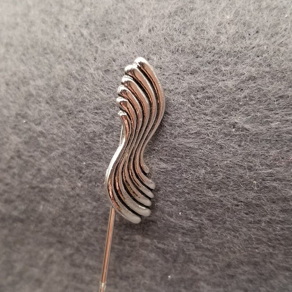 Signed Silver Tone Wavy Design Stick Pin (5936)