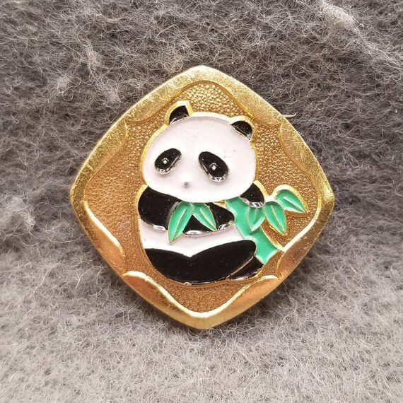 Chinese Exhibition Cute Panda Gold Tone Pin (5147)