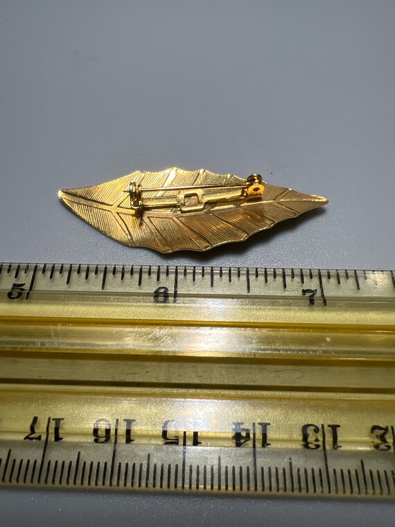Vintage Goldtone Leaf Pin Brooch  (8594gr) - image 2