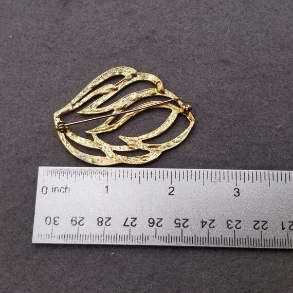 Large Gold Tone Leaf Design Brooch (3747) - image 3