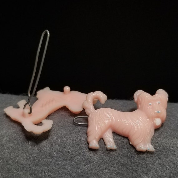 Vintage Pink Plastic Dog Hair Clip (3071) - image 1