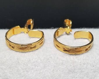 Vintage Goldtone Hoop Clip on Earrings (6403)