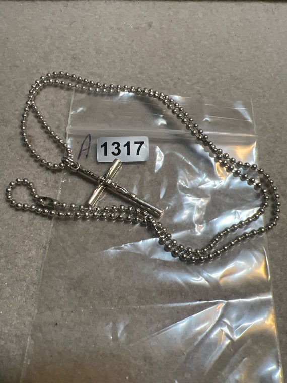 Vintage  Silvertone  Cross Necklace (A1317gr) - image 3