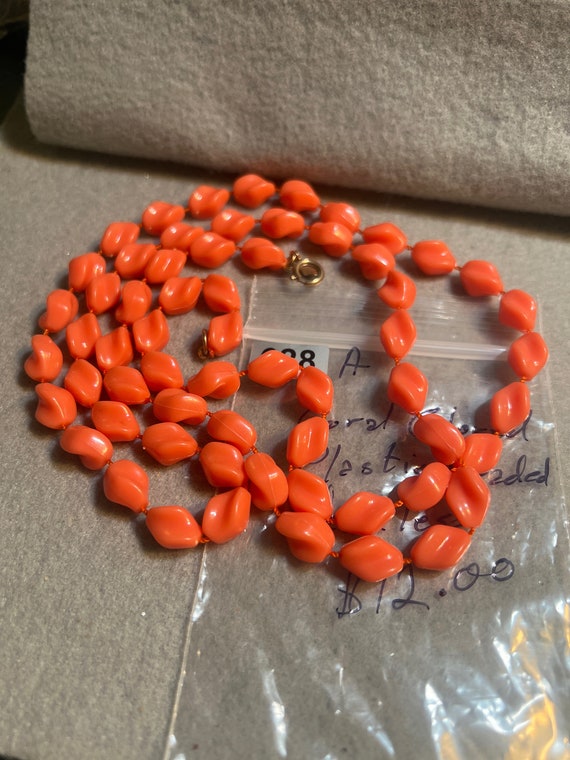 Vintage Coral Colored Plastic Beaded Necklace sig… - image 4