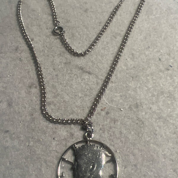 Vintage  Silvertone JFK and Eagle on Backside Pendant Necklace (A1924gr)