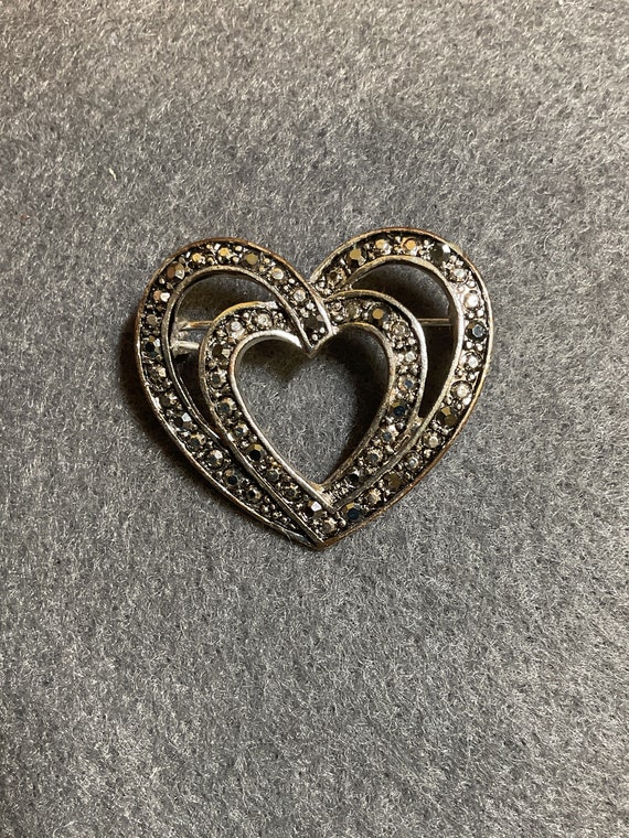 Vintage Silvertone Rhinestone Heart Pin Brooch (4… - image 1