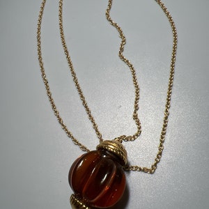 Vintage Avon Goldtone with Rootbeer Colored Perfume Bottle Looking Pendant  Necklace (8519gr)