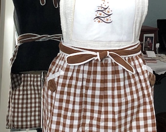 Womens Christmas apron holiday christmas tree embroidered apron gingerbread brown cream check apron vintage button pocket trim