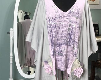 Womens upcycled tee shirt tunic lavender purple silver light gray kimono sleeves fringed hem free size 3X light weight pop over top upcycled