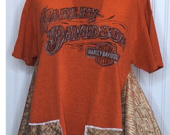 Women’s motorcycle tee shirt Tunic Orange Tan Abstract print Upcycled tee shirt short sleeve Tan brown abstract two pocket 2X plus size