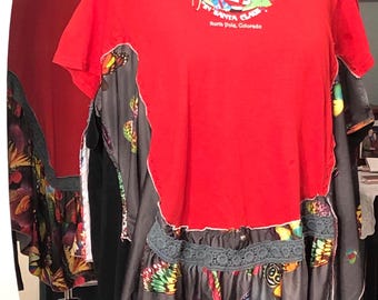 Women’s holiday tunic top plus size upcycled Christmas tee red “I believe” black gray red yellow butterfly sides short sleeves gray lace